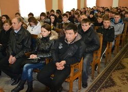 На зустріч з адміністрацією університету, деканами факультетів, керівниками структурних підрозділів завітало близько 400 випускників шкіл, студентів технікумів і коледжів та їх батьків